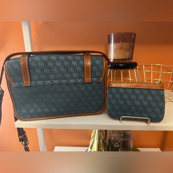 DOONEY & BOURKE Denim Signature Print Set (NWOT) - Picture 5 of 10